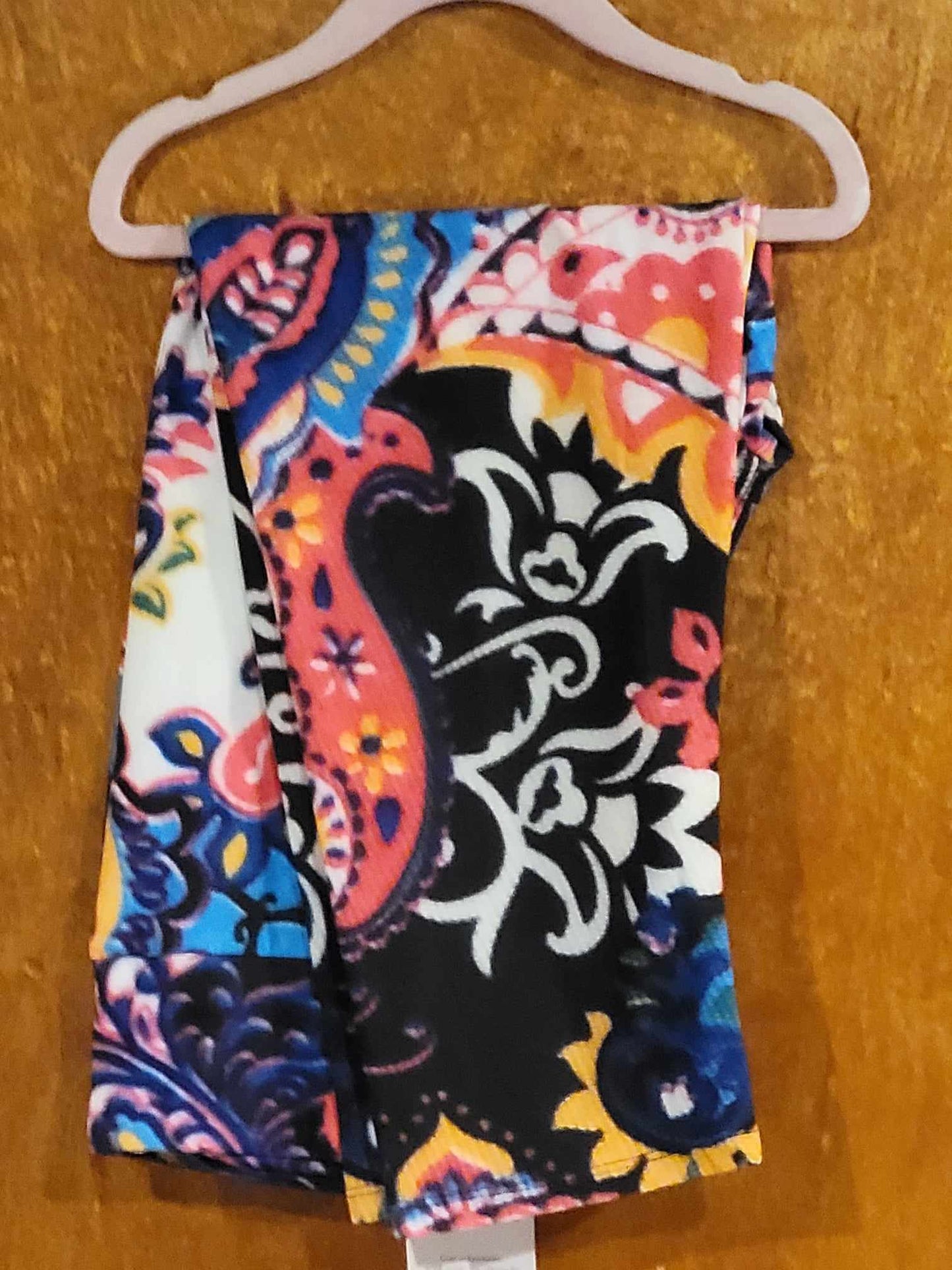 Colorful Design Capri Leggings (ARB)