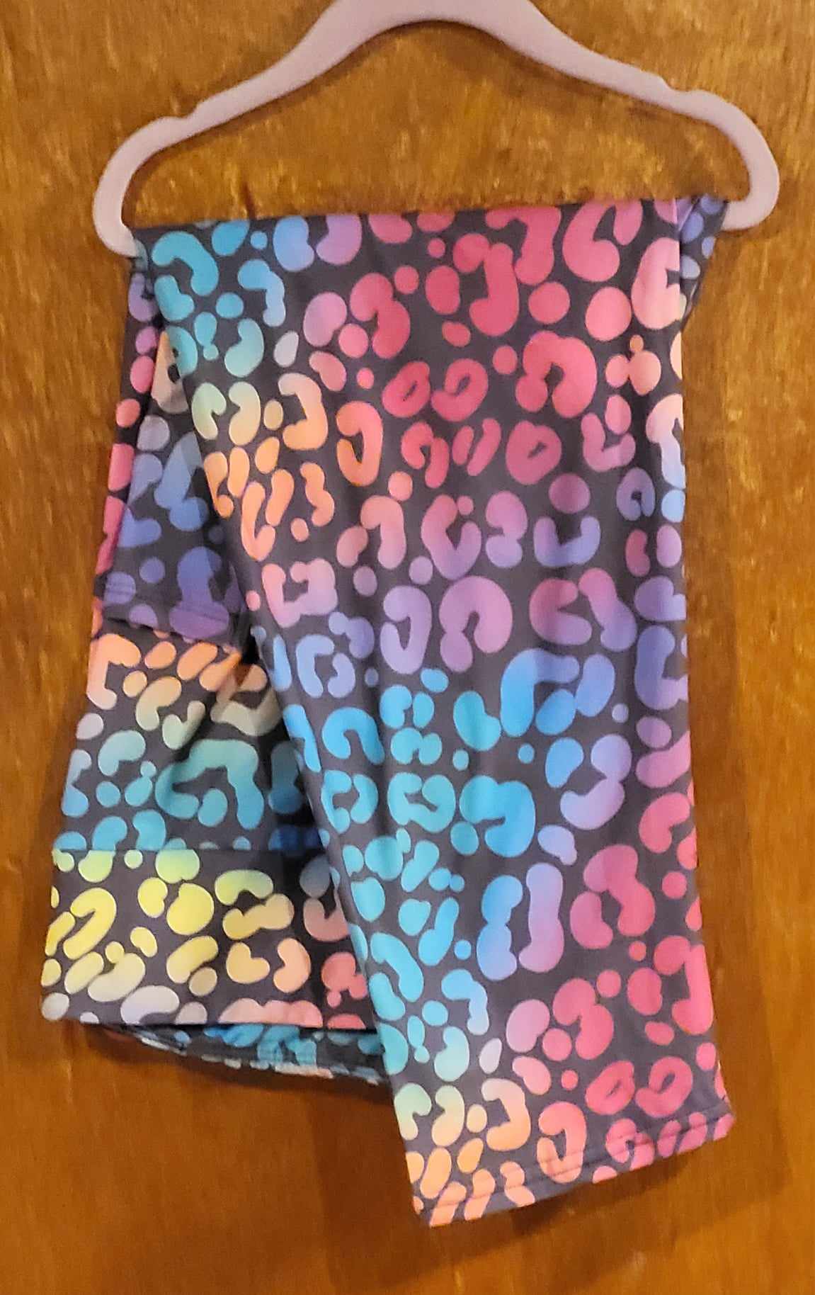 Rainbow Cheetah Capri Leggings with Pockets (SLB)