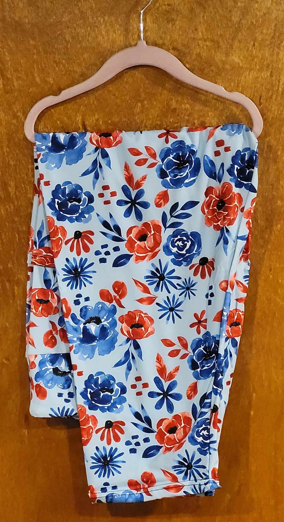 Red Flowers Capri Leggings with Pockets (SLB)
