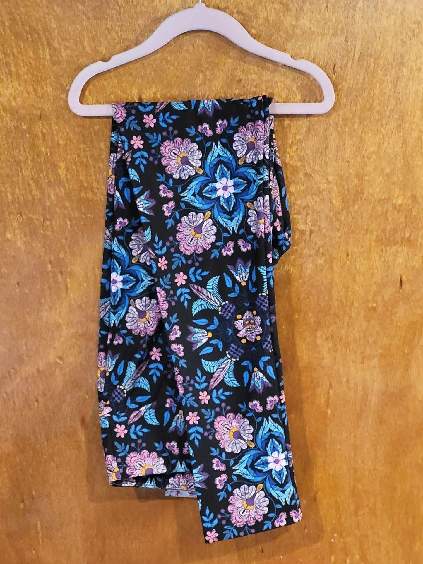 Water Flower Leggings (AALM)