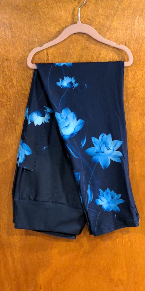 Blue Flowers Leggings with Pockets (BFW)