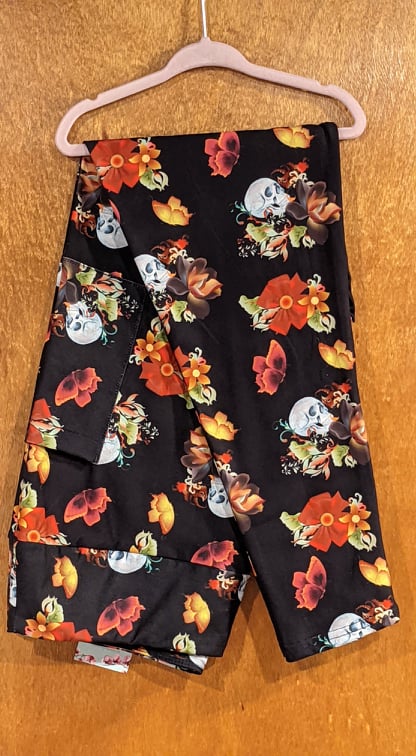 Passionate Skulls Leggings with Pockets (SB)