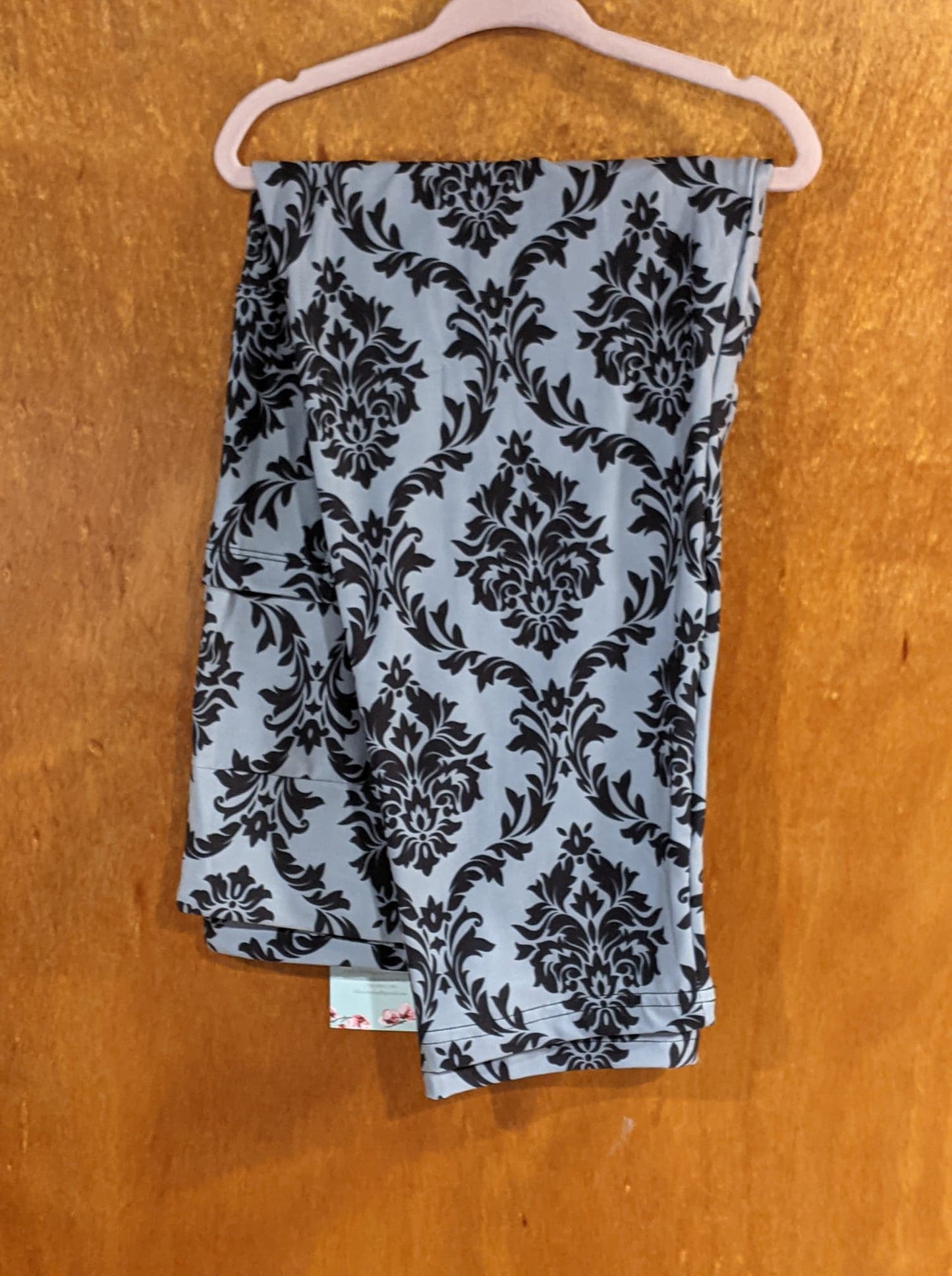 Black Design on Gray Capri Leggings with Pockets (MB)