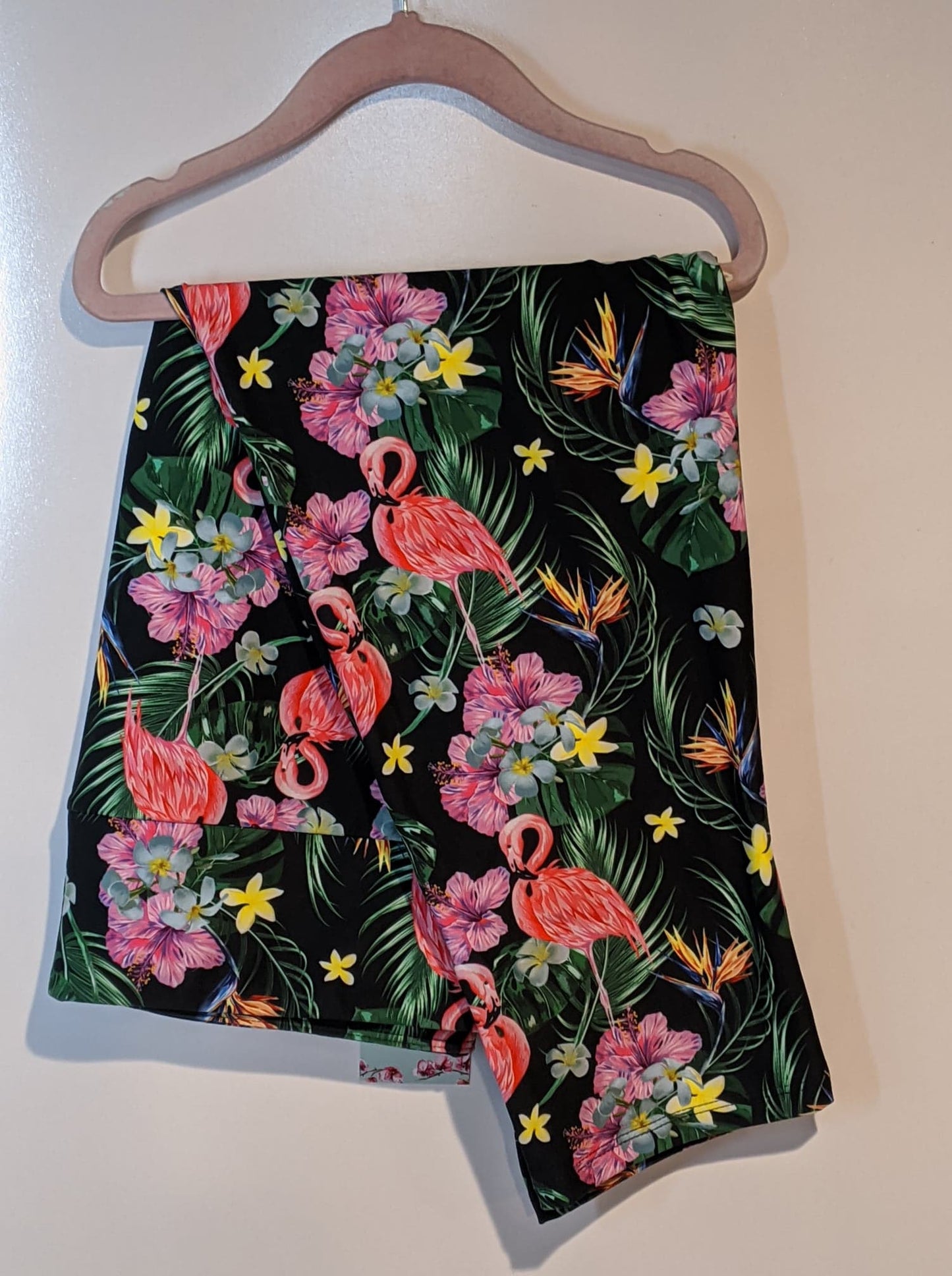 Flamingo Capri Leggings (AALM)