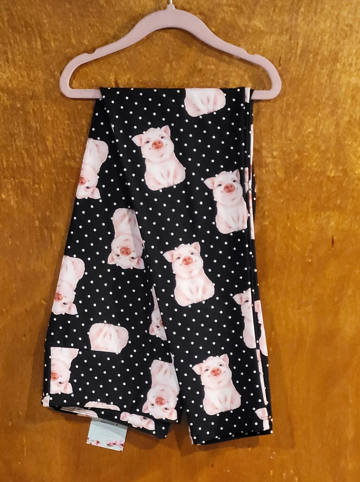 Pigs with White Dots Leggings (AALM)