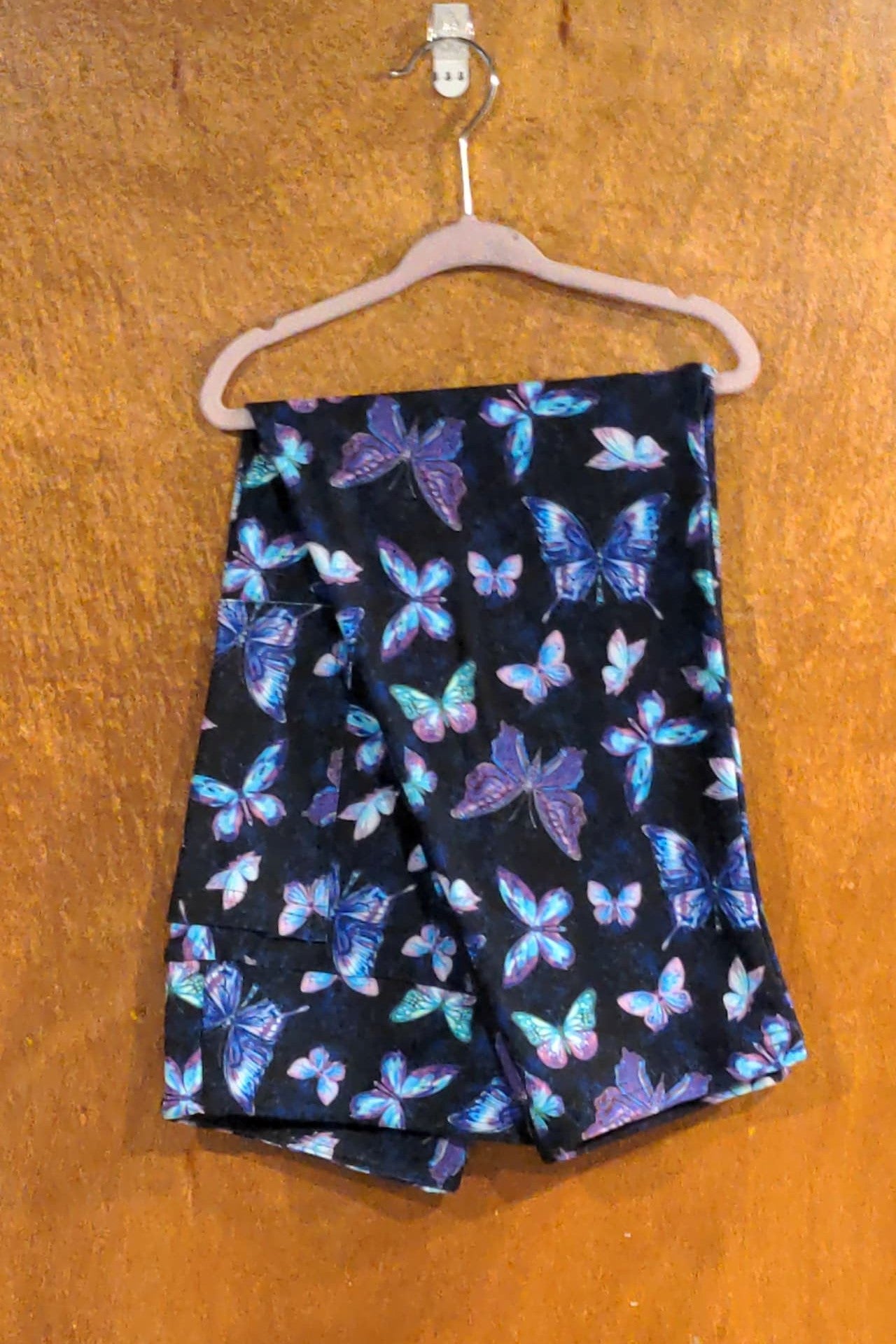 Purple Flutter Capri Leggings with Pockets (AR)