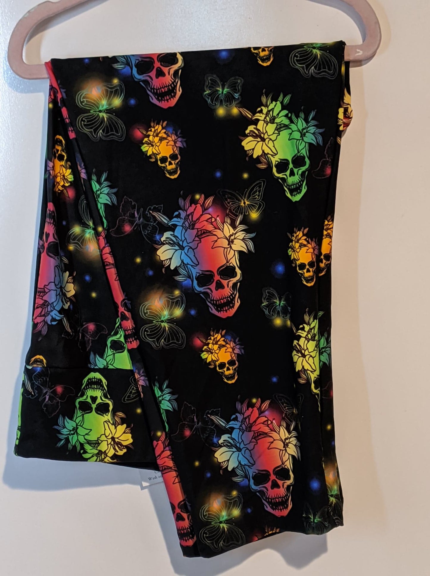 Skull Craze Capri Leggings (AALM)