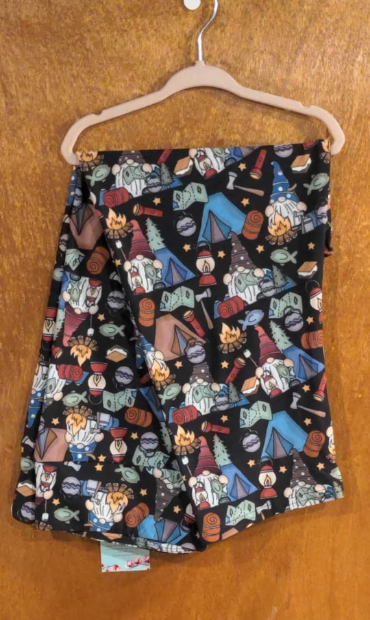 Camping Gnomes Capri Leggings with Pockets (AR)