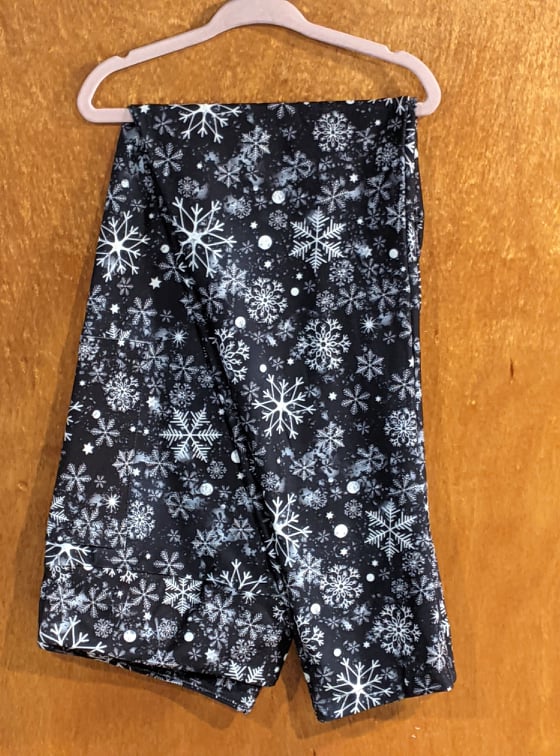 BW Snowflakes Leggings with Pockets (AR)