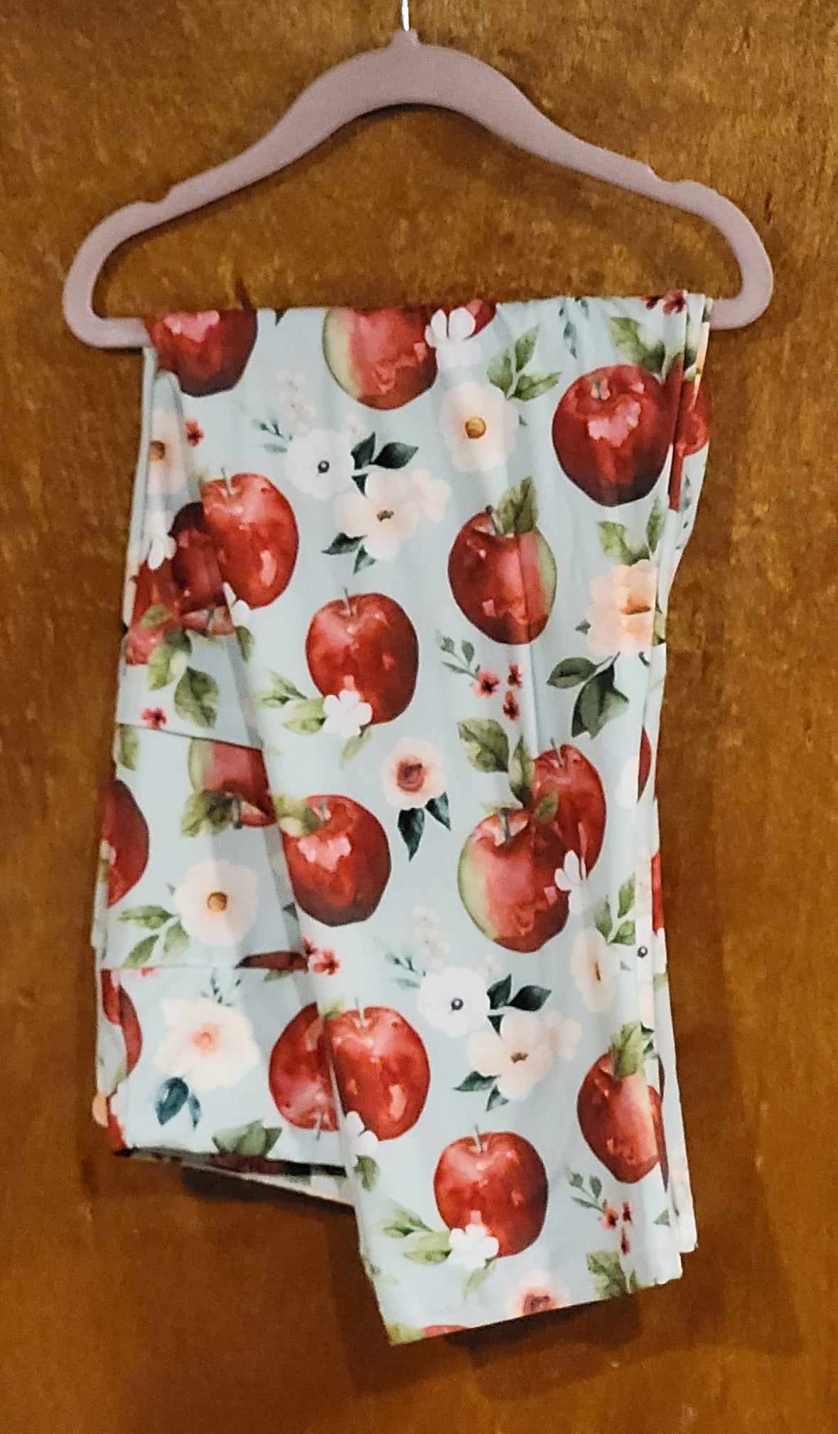 Apples Capri with Pockets