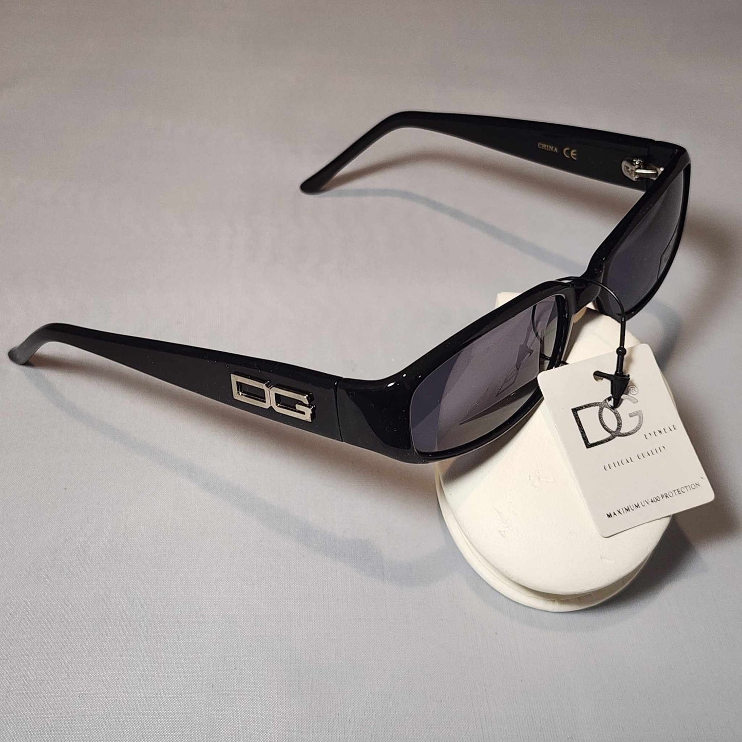 Sunglasses with Side Logo