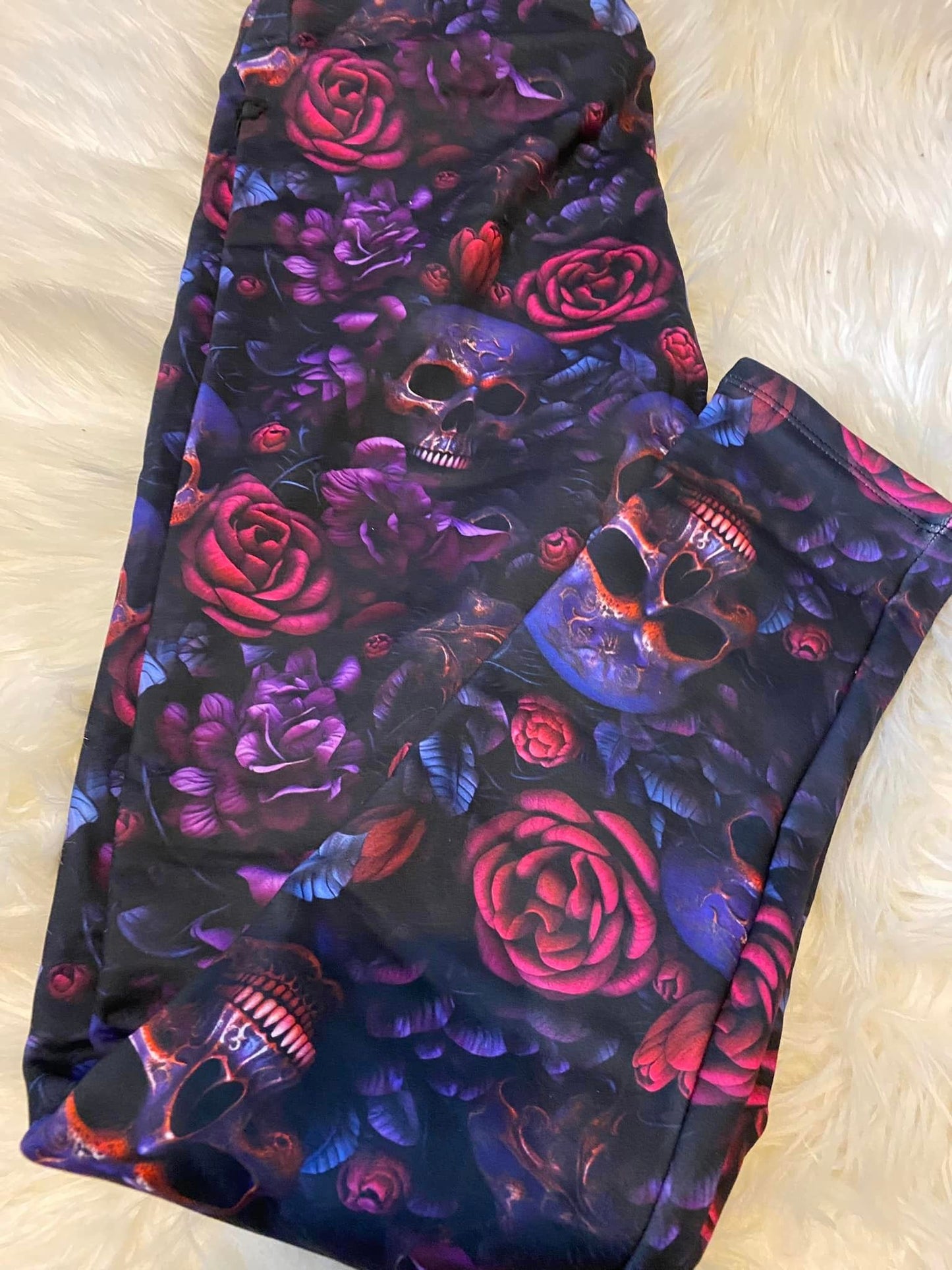 Dark Skulls Fleece Lined Leggings with Pockets (SLB)