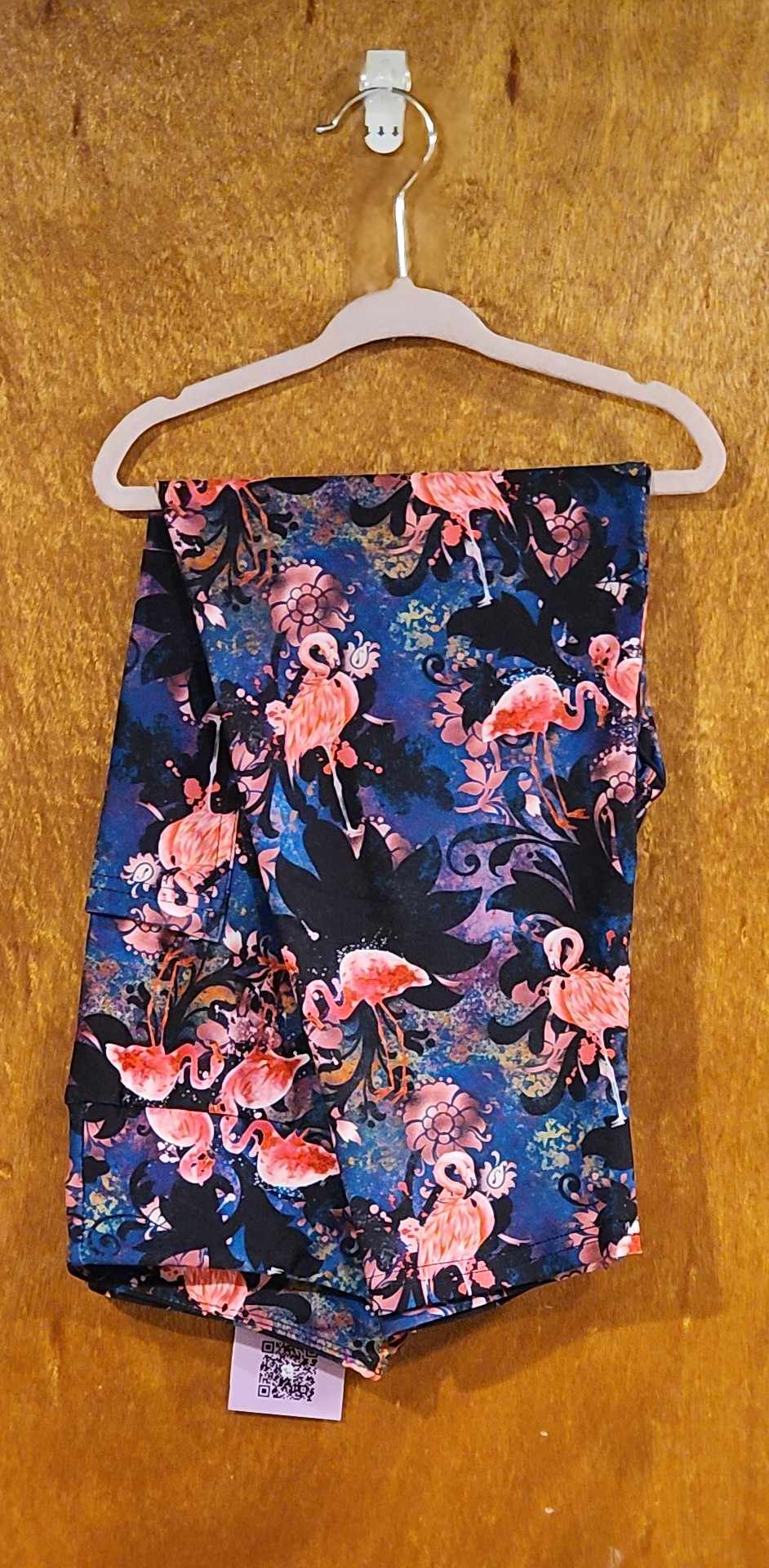 Flamingos Capri Leggings with Pockets (Pixie)