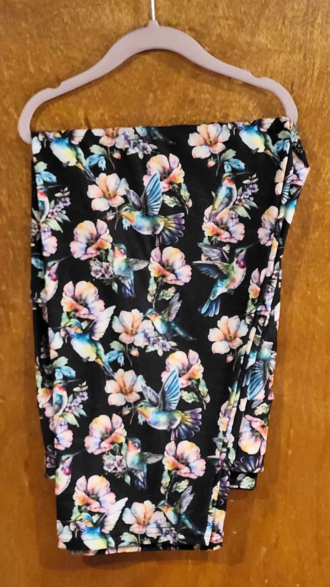 Hummingbird Floral Capri Leggings with Pockets (SLB)