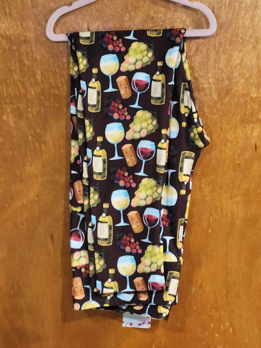 A Glass of Vino Leggings with Pockets (TDL)