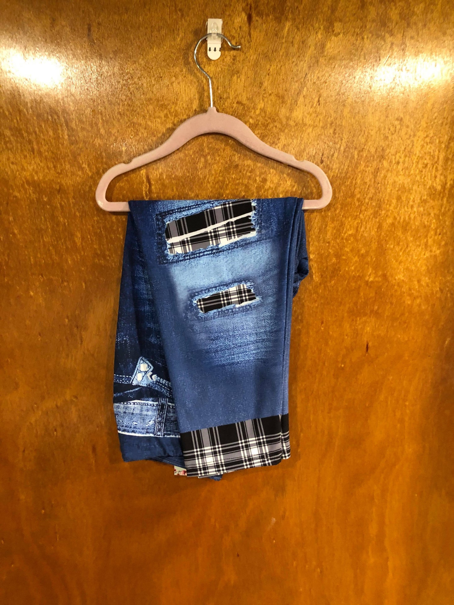 Black & White Plaid Blue Jean Capri (GC)