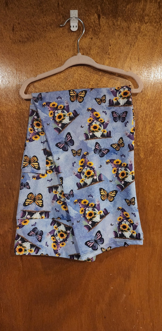 Butterflies & Sunflowers Gnomes Capri with Pockets (TDL)