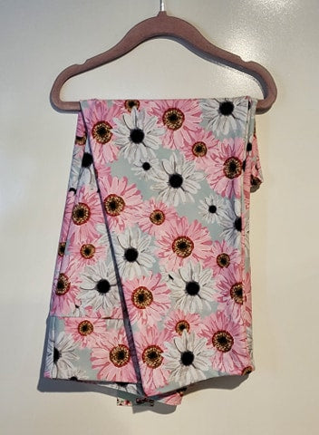 Pink Daisies Capri (G Designs)