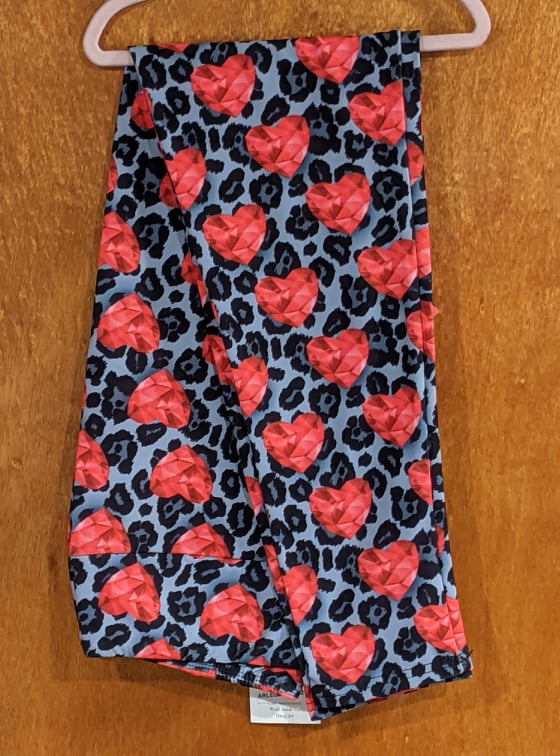 Gray Leopard with Hearts AR