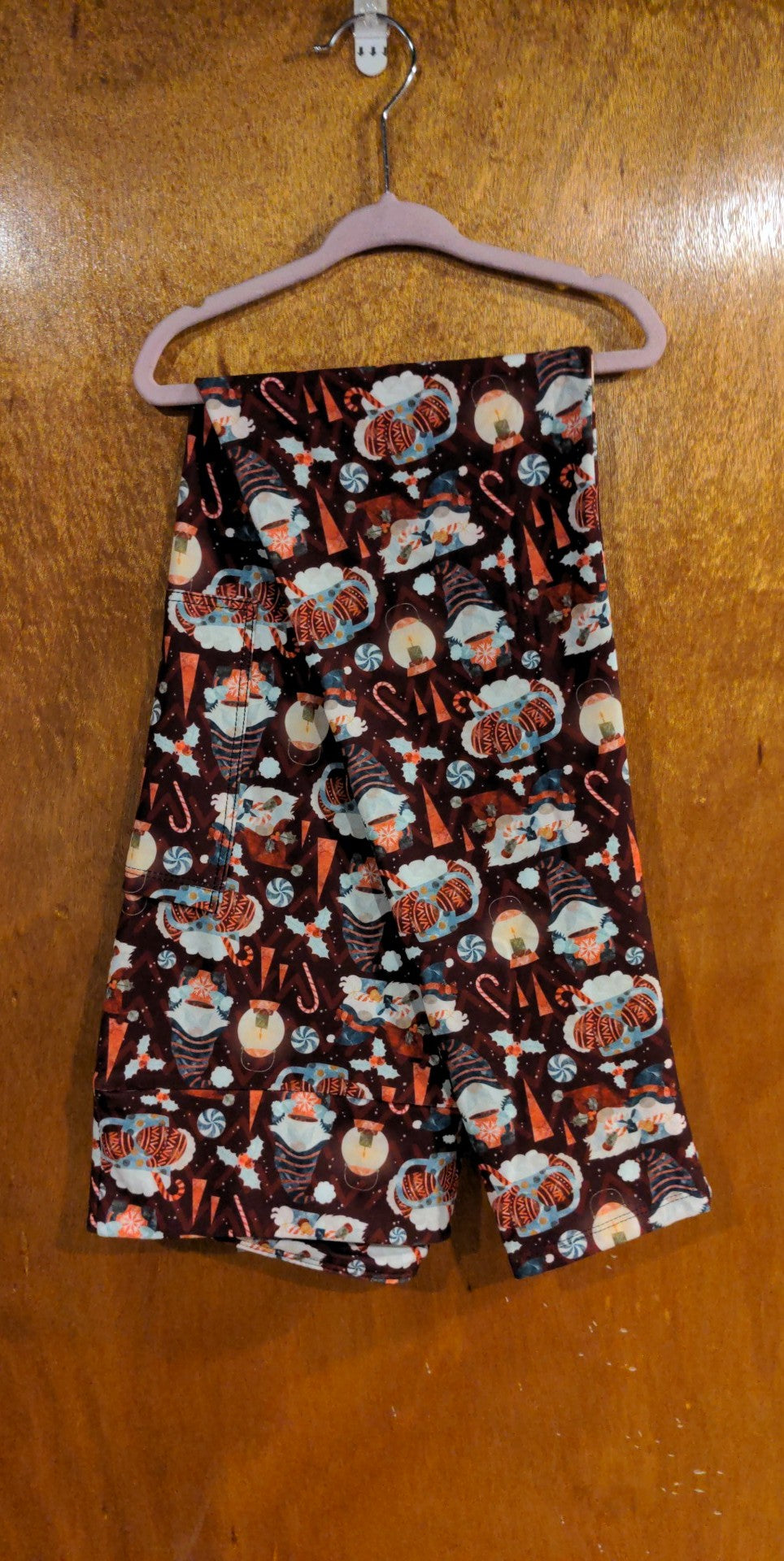 Peppermint Latte Gnomes Leggings with Pockets (TDL)