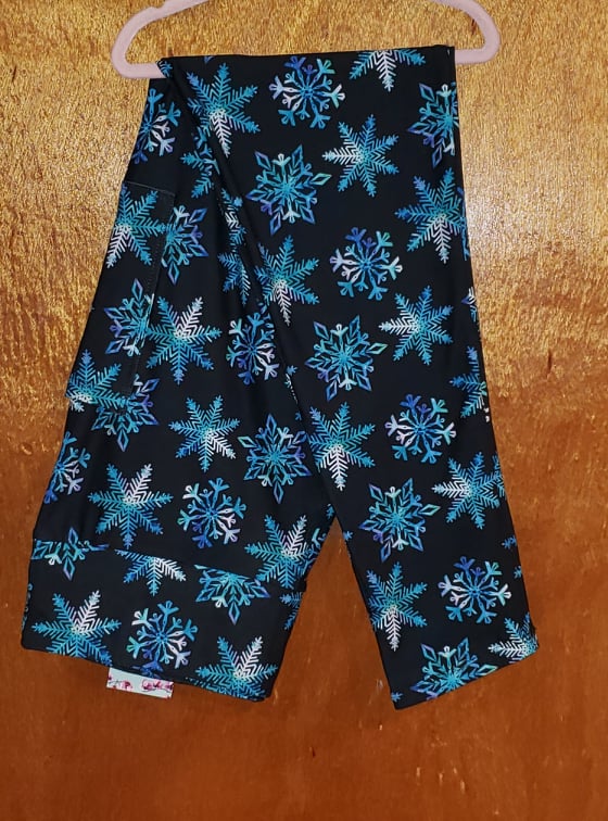 Winter Snowflakes Leggings with Pockets (TDL)